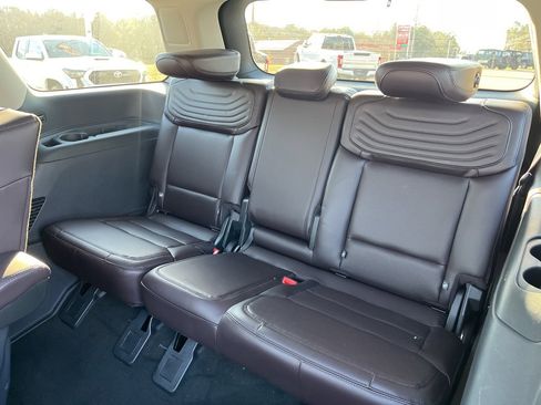 Used 2025 Ford Expedition Platinum w/ Platinum Ultimate Package image 18