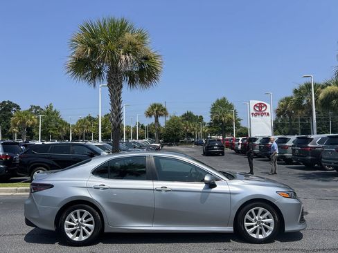 Used 2024 Toyota Camry LE FWD image 11