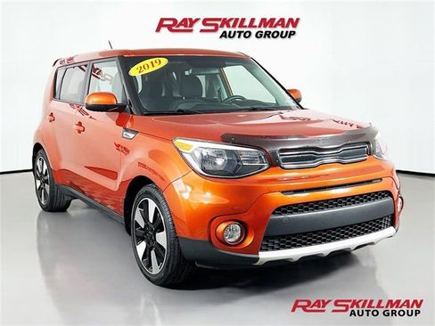 Used 2019 Kia Soul + image 1