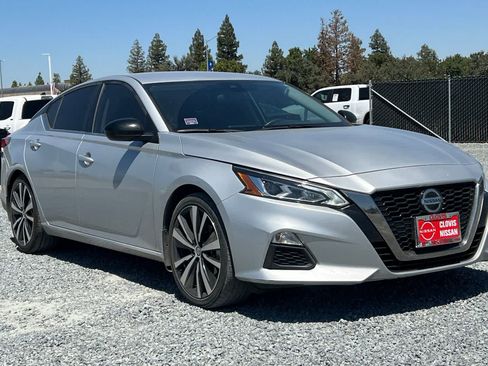 Used 2022 Nissan Altima 2.5 SR FWD image 10