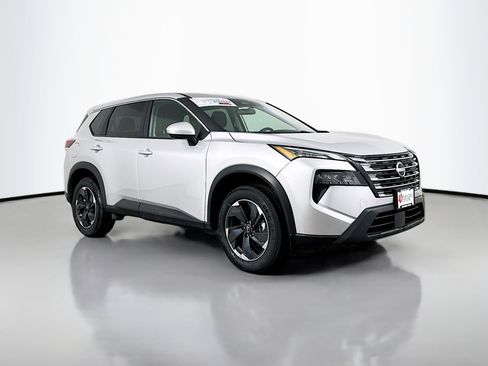 Used 2025 Nissan Rogue SV AWD/4WD image 1