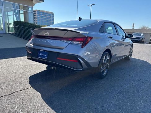Certified 2025 Hyundai Elantra Sport FWD image 5