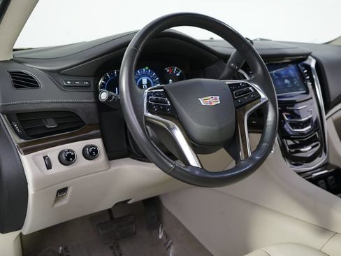 Used 2019 Cadillac Escalade Premium Luxury AWD/4WD image 11