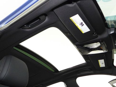 Certified 2023 BMW 530e w/ Convenience Package image 18