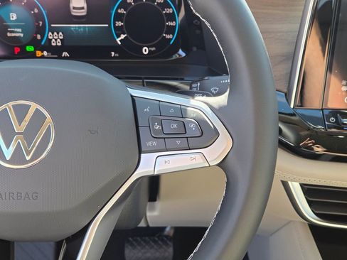 New 2026 Volkswagen Atlas SE image 12