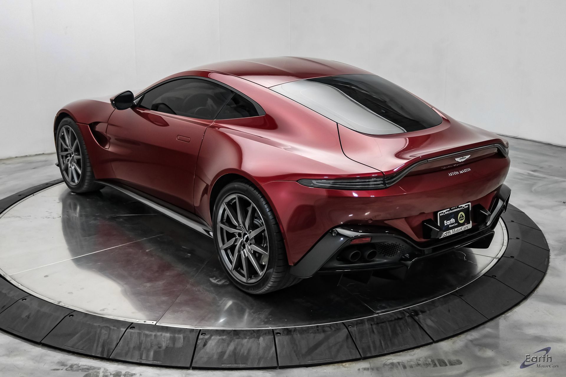Used 2020 Aston Martin V8 Vantage Coupe RWD image 13