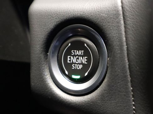Used 2022 GMC Yukon AT4 w/ Technology Package AWD/4WD image 37