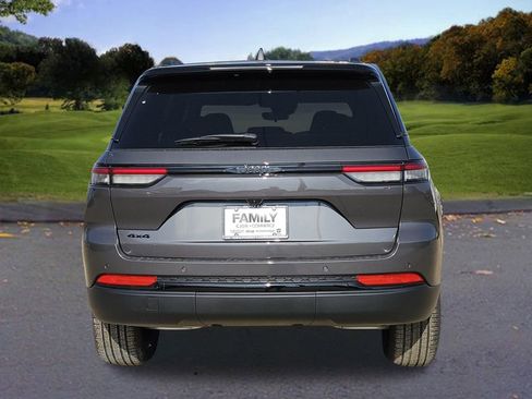 New 2025 Jeep Grand Cherokee Limited image 4