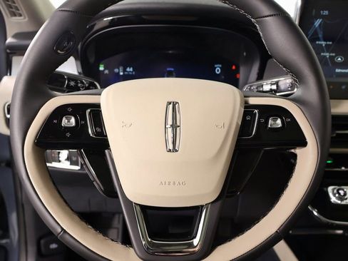 New 2026 Lincoln Corsair Premiere FWD image 3
