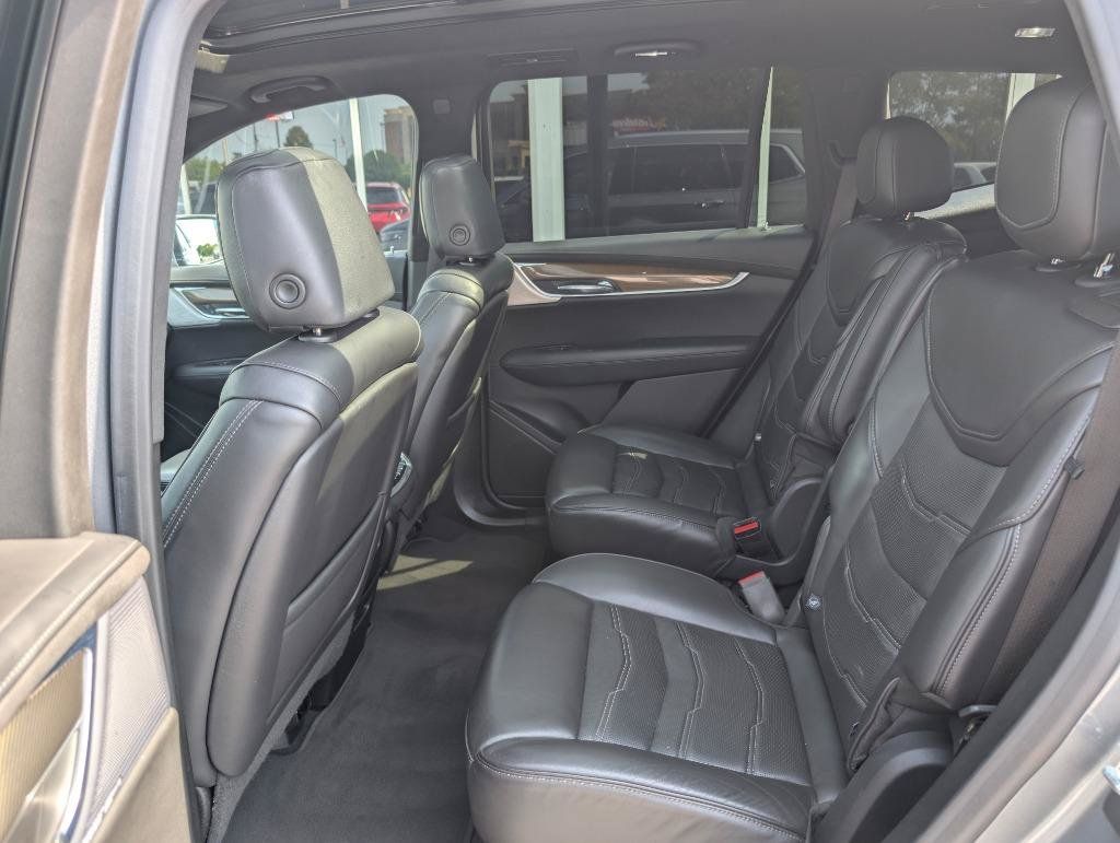 Used 2021 Cadillac XT6 Premium Luxury w/ Platinum Package FWD image 37