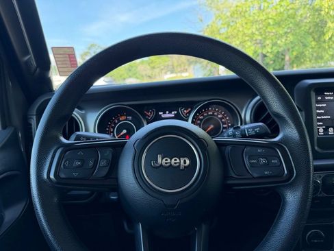 Used 2023 Jeep Wrangler Unlimited Sport AWD/4WD image 16