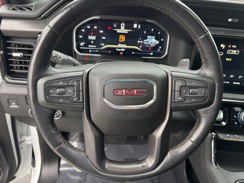 Used 2022 GMC Sierra 1500 AT4 w/ AT4 Premium Package image 12