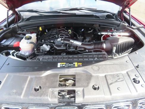 Used 2023 Jeep Grand Cherokee Limited w/ Luxury Tech Group II AWD/4WD image 15