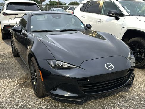 Used 2025 MAZDA MX-5 Miata RF Grand Touring RWD image 2