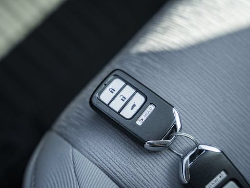 Used 2018 Honda Odyssey LX image 38