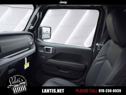 New 2026 Jeep Wrangler Unlimited Sahara image 10