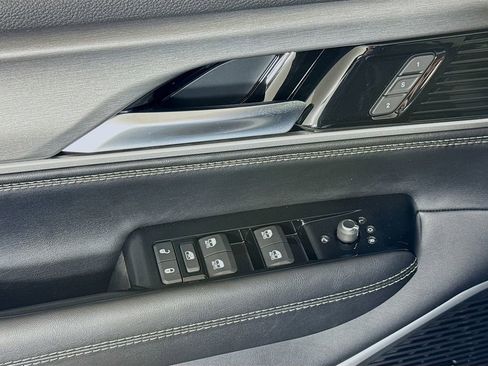 New 2026 Jeep Grand Wagoneer 4WD w/ Premium Group I image 18