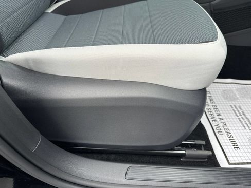 Certified 2025 Volkswagen Taos S AWD/4WD image 34