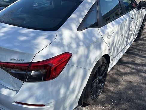 Used 2023 Honda Civic Sport image 9