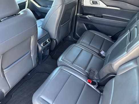 Used 2025 Ford Explorer Active w/ Active Comfort Package image 12