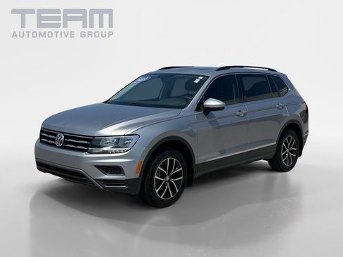 Used 2021 Volkswagen Tiguan SEL AWD/4WD image 3