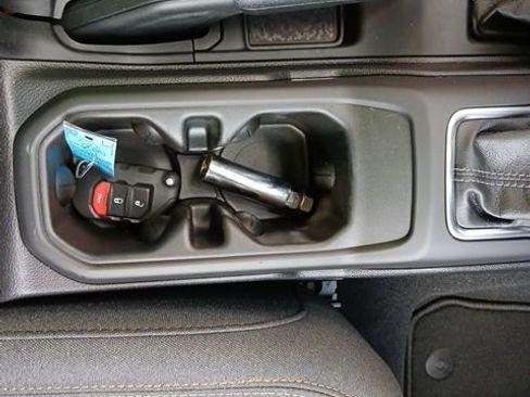 New 2025 Jeep Gladiator Sport image 44