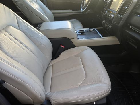 Used 2020 Ford Expedition Platinum image 10