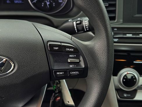 Used 2019 Hyundai Elantra SE image 36