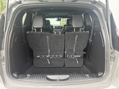 Used 2025 Chrysler Pacifica Limited FWD image 6