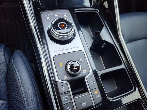 Used 2023 Kia Sorento SX Prestige image 21