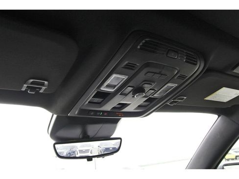 Used 2023 Cadillac Escalade Premium Luxury AWD/4WD image 28