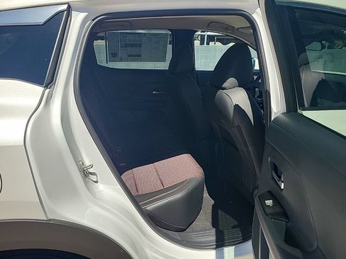 New 2025 Nissan Kicks SR FWD image 15