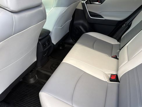 Used 2019 Toyota RAV4 XLE Premium w/ Advanced Technology Package AWD/4WD image 13