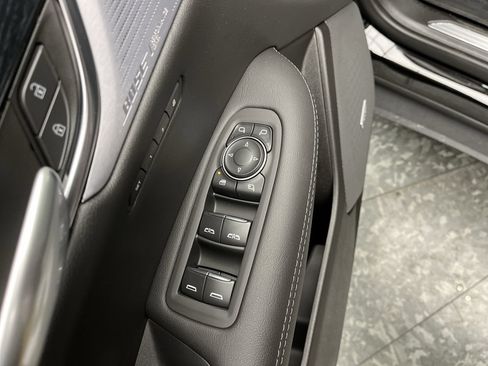 Used 2026 Cadillac XT5 Premium Luxury w/ LPO, Floor Liner Package AWD/4WD image 9