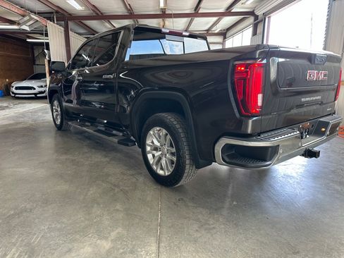 Used 2019 GMC Sierra 1500 SLT image 3
