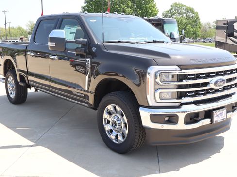 New 2025 Ford F350 Lariat w/ Lariat Ultimate Package image 3