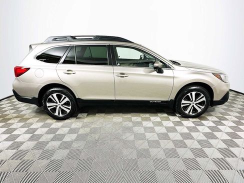 Used 2018 Subaru Outback 2.5i Limited image 8