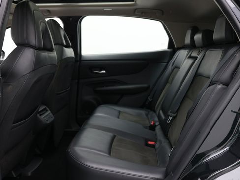 Used 2023 Nissan Ariya AWD image 33