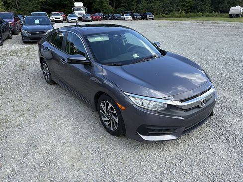 Used 2017 Honda Civic EX image 2