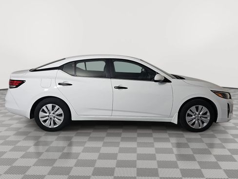 Certified 2025 Nissan Sentra S FWD image 9