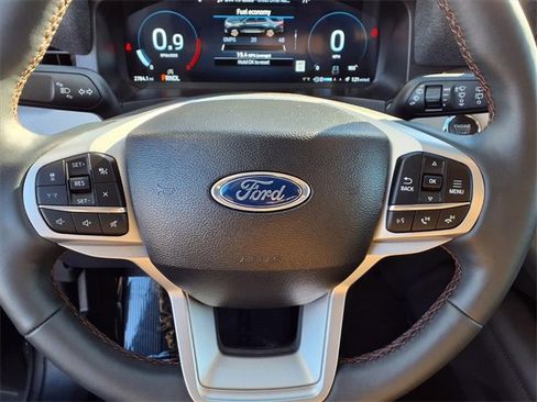 Used 2025 Ford Explorer Active w/ Active Comfort Package image 11
