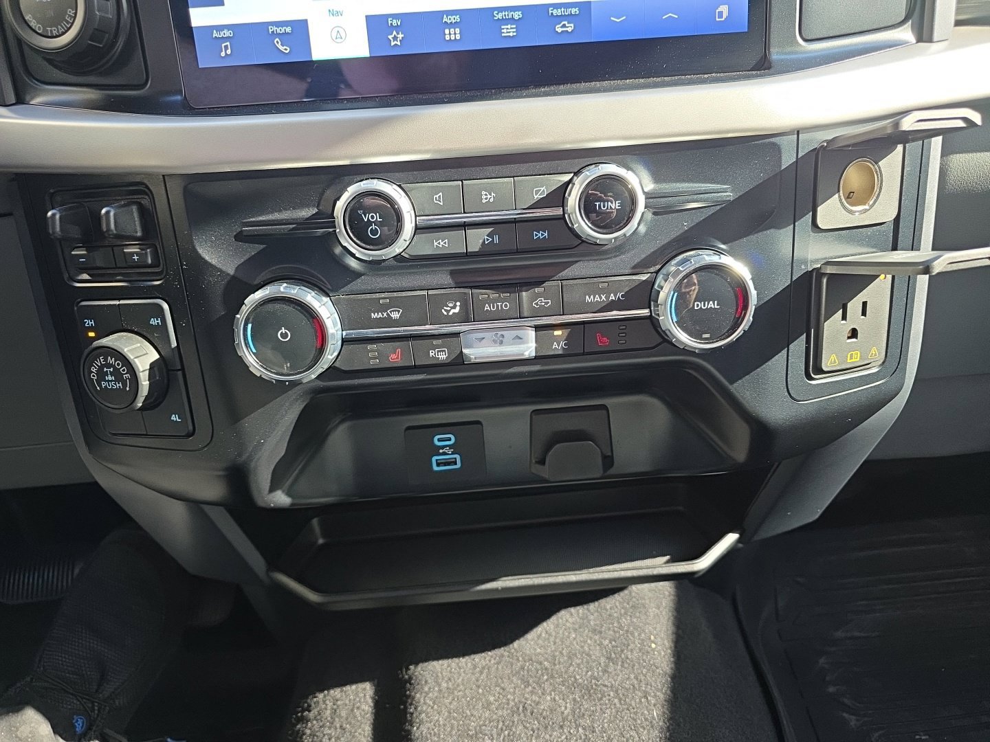 Used 2023 Ford F150 XLT w/ Equipment Group 302A High AWD/4WD image 17