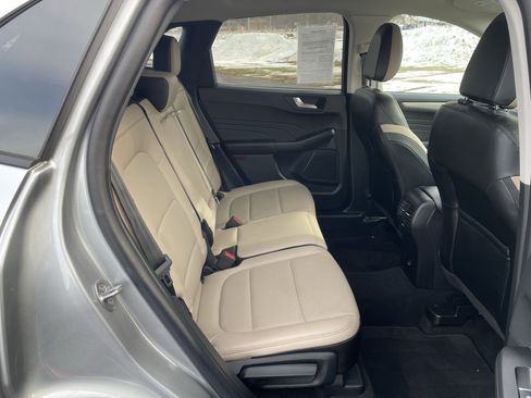 Used 2022 Ford Escape SEL image 36