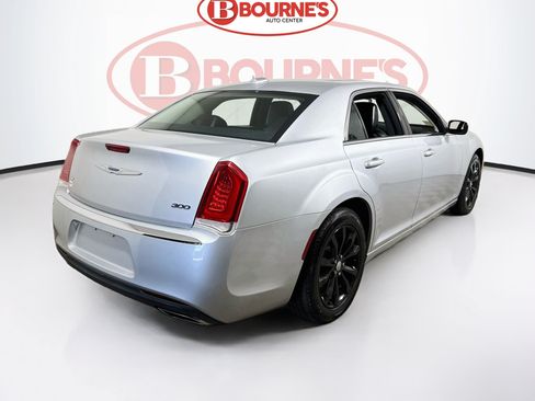 Used 2019 Chrysler 300 Touring L w/ Quick Order Package 22F AWD/4WD image 11
