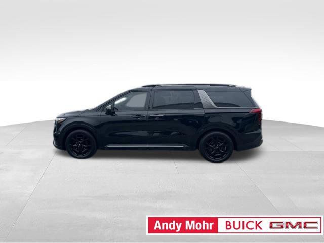 Used 2025 Kia Carnival SX w/ SX Dark Edition Package FWD image 13