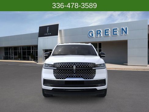 New 2026 Lincoln Navigator Premiere AWD/4WD image 6
