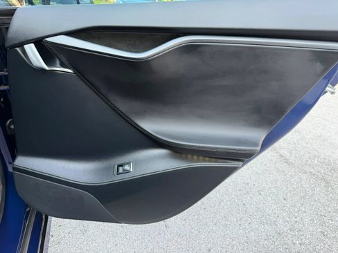 Used 2020 Tesla Model S Long Range AWD/4WD image 32