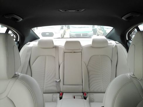 Used 2024 Genesis G70 2.5T image 35