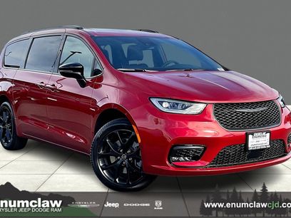 New 2026 Chrysler Pacifica Limited