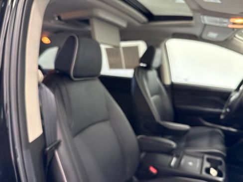 Used 2025 Honda Odyssey Elite image 16